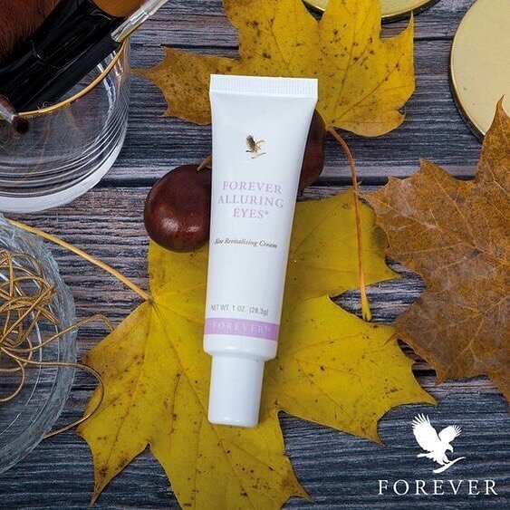 ویژگی های کرم دور چشم فوراور